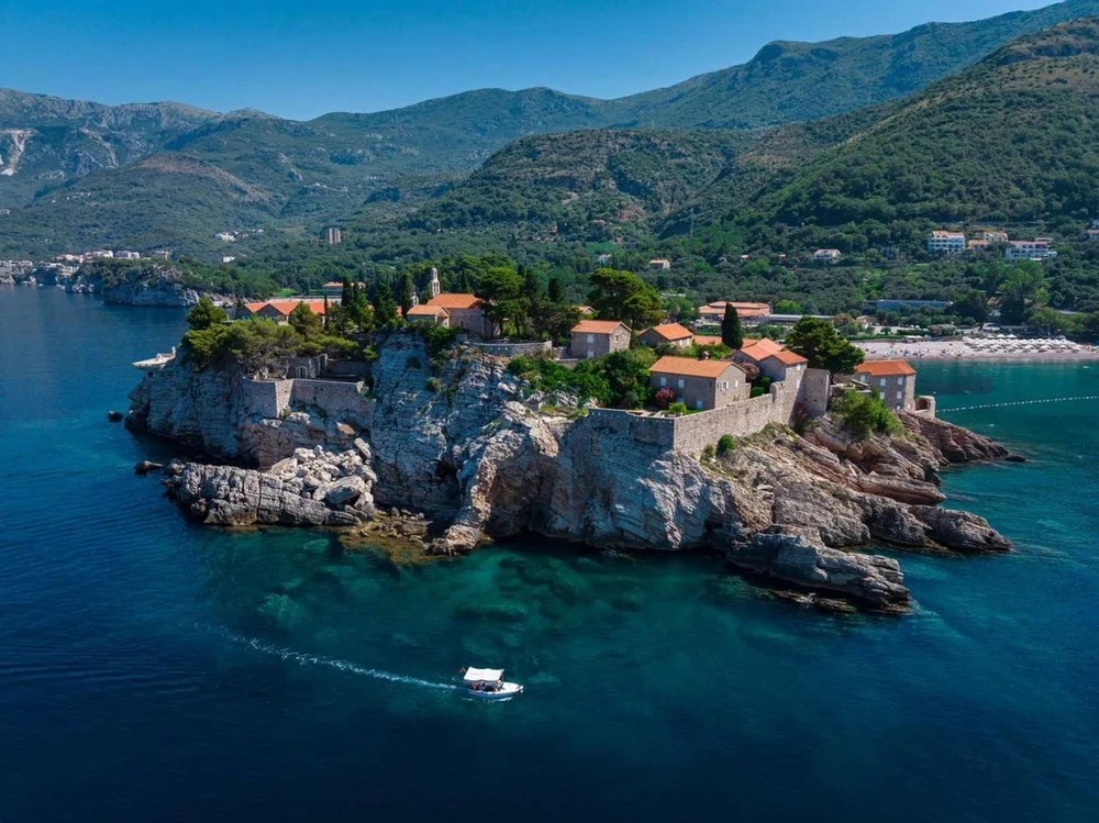 California - Interior project for hotel California, Sveti Stefan | Vladimir Perovic Architects